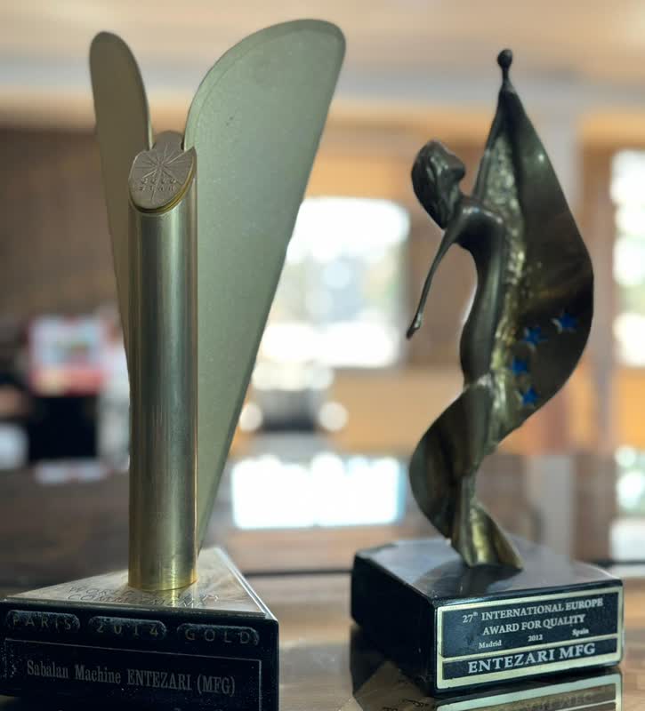 لوح تقدیر ویژه صادرات صنعتی